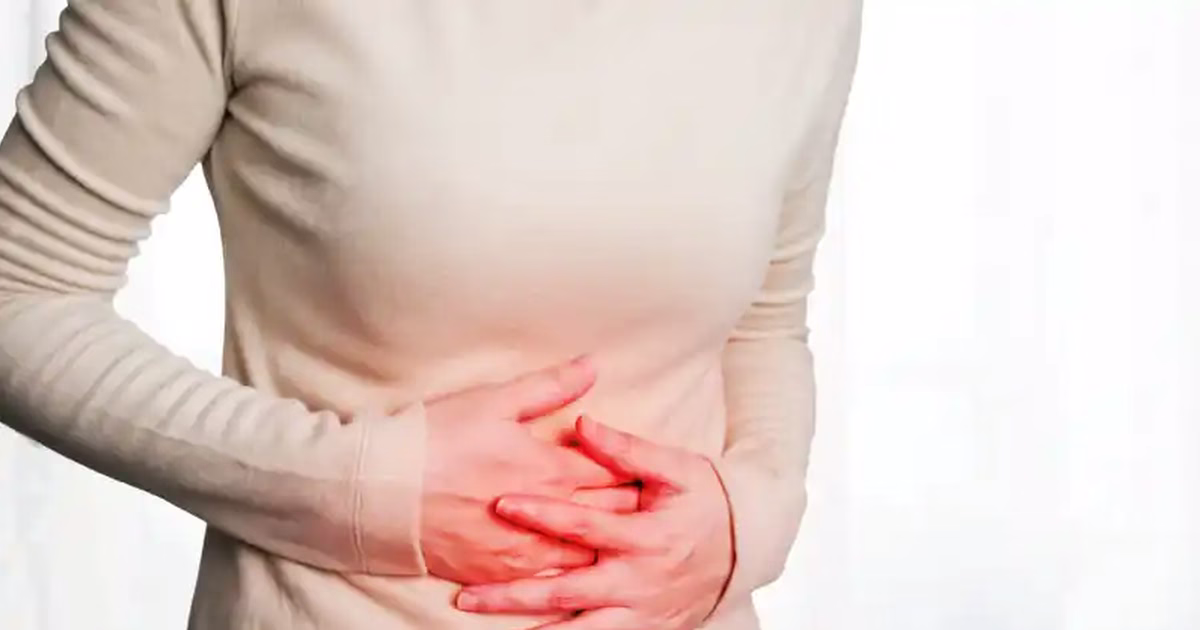Đầy bụng khó tiêu: Nguyên nhân, triệu chứng và cách cải thiện