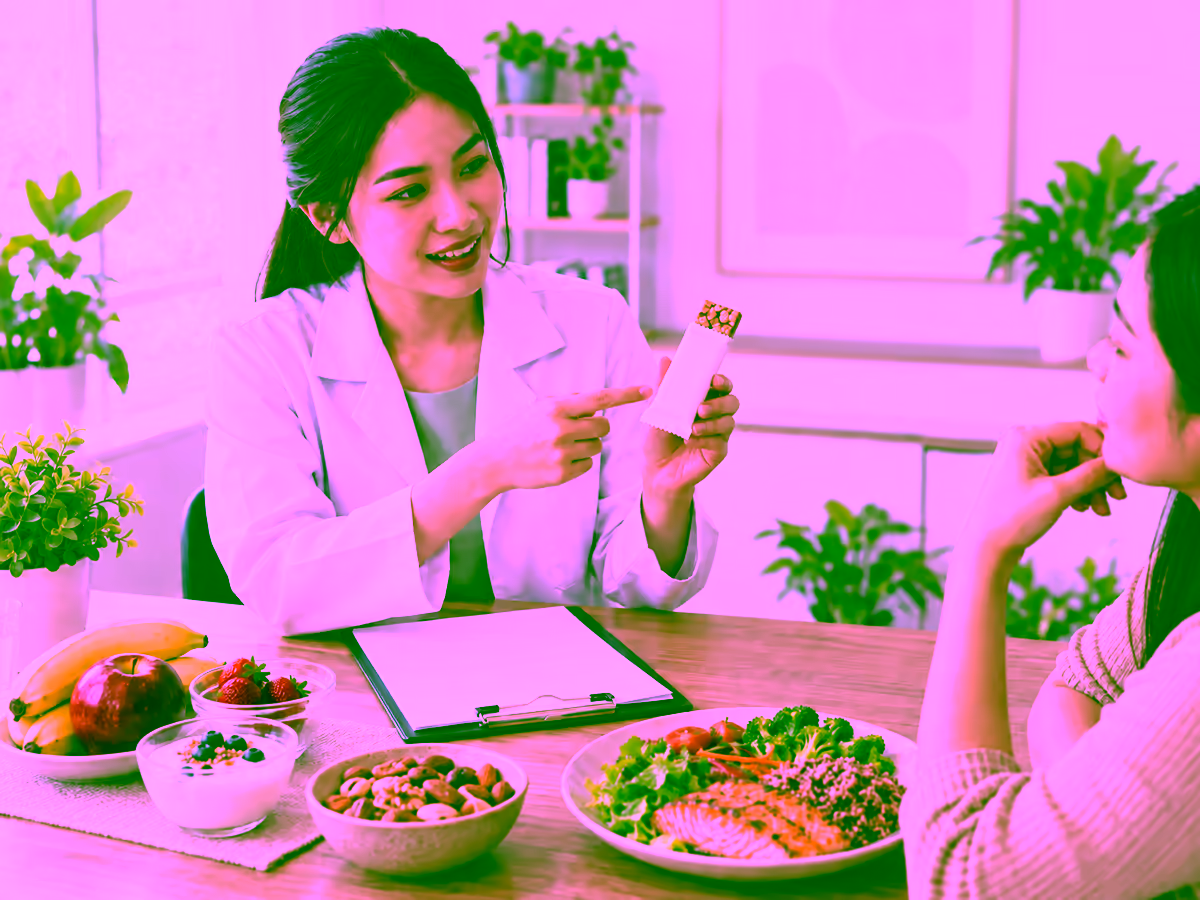 Chuyên gia dinh dưỡng tư vấn thanh protein
