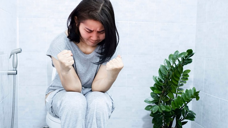Hình ảnh minh họa tình trạng táo bón chức năng ở người lớn và trẻ em