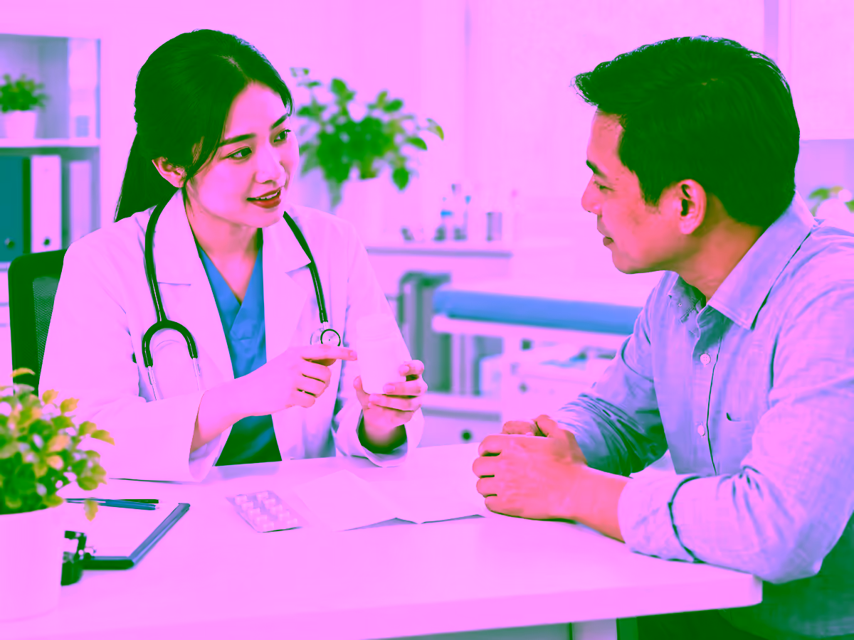 Dược sĩ tư vấn thuốc điều trị giun chỉ bạch huyết