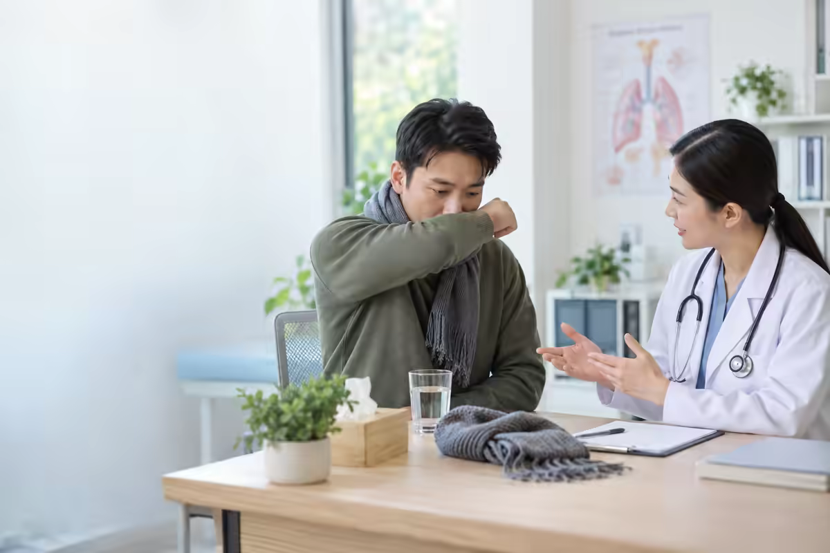Bác sĩ hướng dẫn người lớn chăm sóc viêm phế quản và giảm ho đúng cách