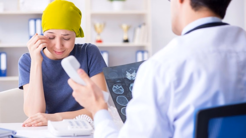 Bác sĩ tư vấn các yếu tố ảnh hưởng đến thời gian sống sau xạ trị ung thư vú
