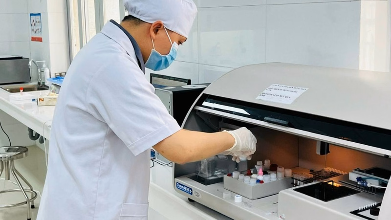 Xét nghiệm PCR HIV hỗ trợ phát hiện sớm virus HIV trong máu