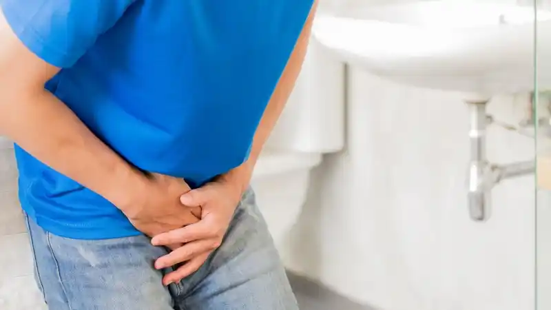 Nam giới gặp khó khăn khi đi tiểu do phì đại tiền liệt tuyến